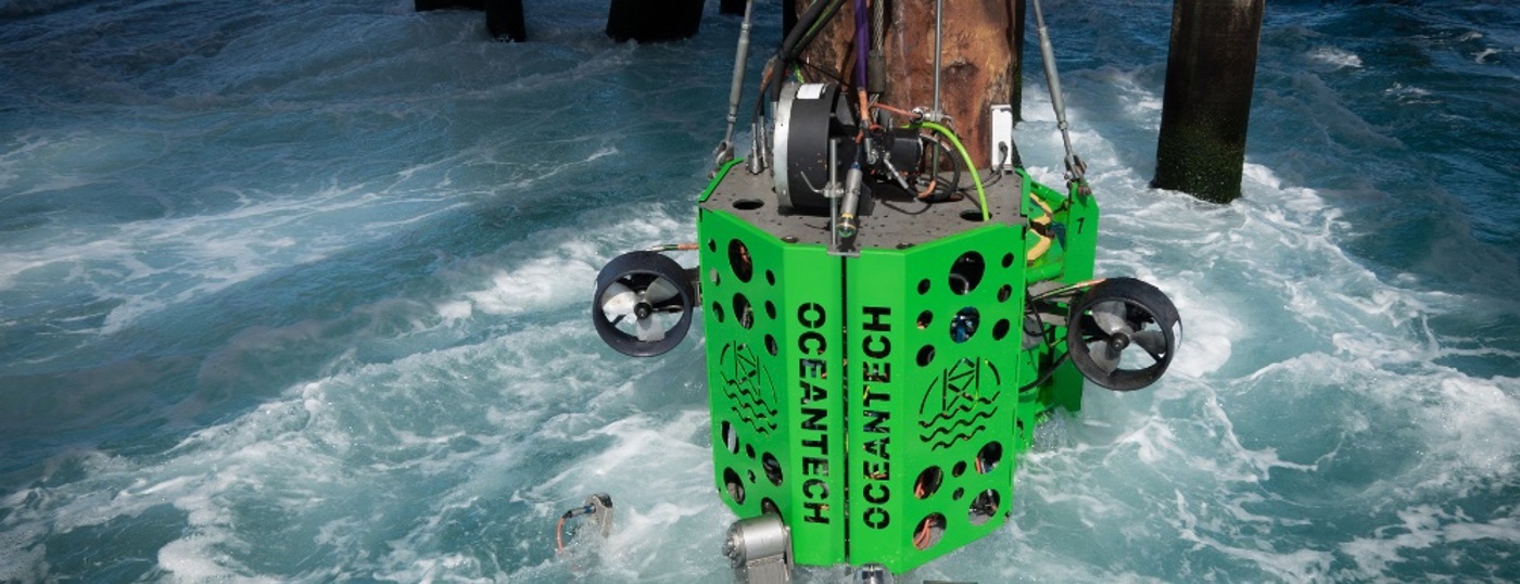 Customised solutions for all cleaning and inspection needs in the splash zone