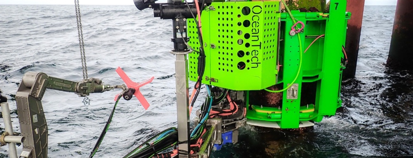 Robotic solutions vs. divers in splash zone operations