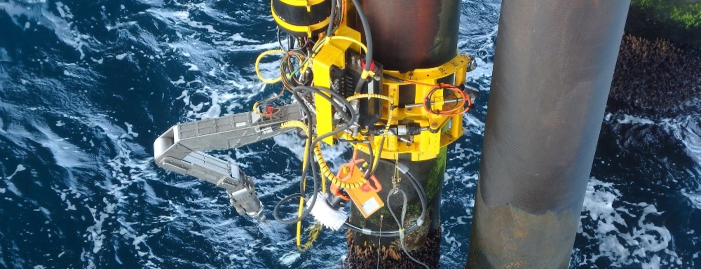 Robotic solutions vs. ROVs in splash zone operations